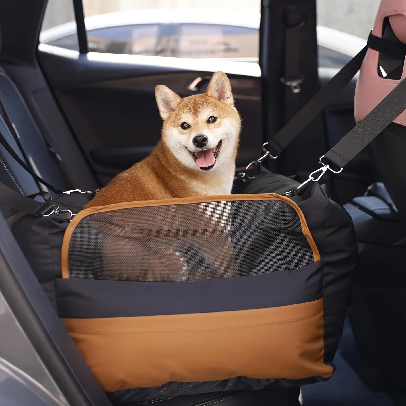 2025 New Waterproof Dog Booster Car Seat Breathable Luxury Dog Car Seat Dog Bed Outdoor Travel Pet Nest